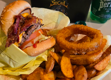 Hodad's signature dishes Single Bacon Burger
Double Bacon Cheeseburger
Guido Burger